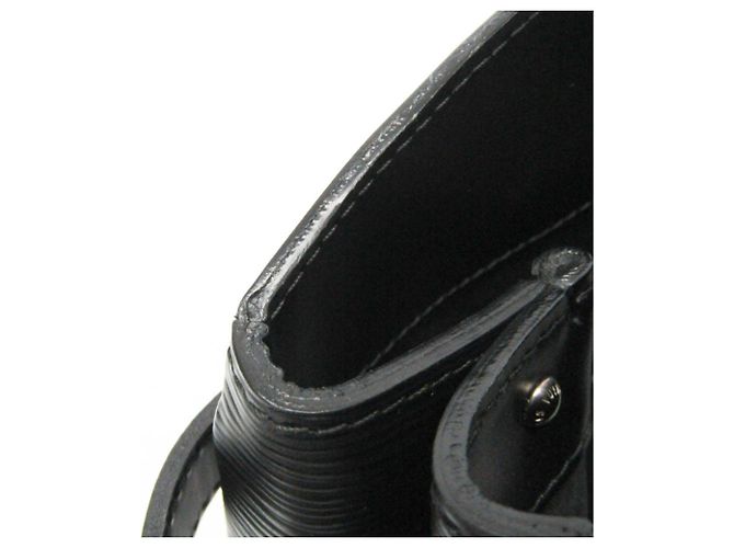 Borsa Louis Vuitton Epi Passy GM in Noir Nero - vista 11