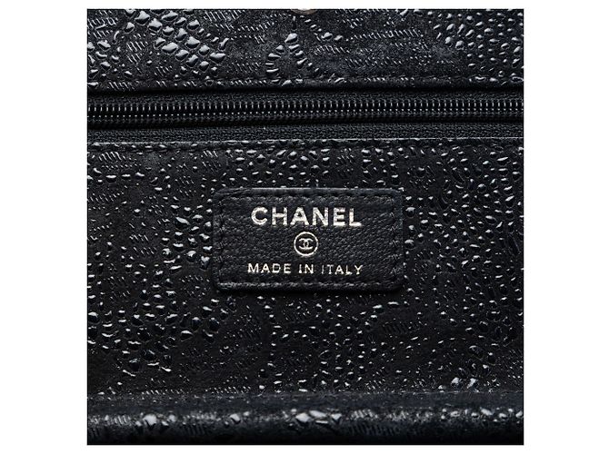 Wallet On Chain Carteira Chanel Black CC Lace Overlay Goatskin com Corrente Preto - vista 5