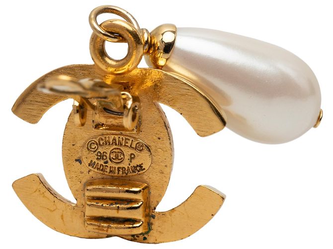 Orecchini a clip Chanel Gold CC placcati oro con perle finte e chiusura Turn Lock D'oro - vista 3