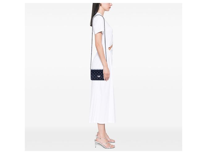 Wallet On Chain Portafoglio con catena Chanel Blue Quilted Shiny Aged Calfskin Reissue 2.55 Blu navy - vista 6