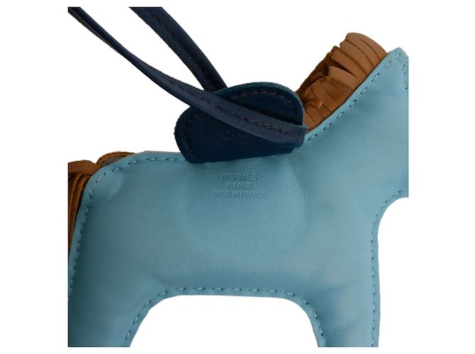 Charm per borsa Grigri Rodeo Hermès Blue Milo in agnello MM Blu chiaro - vista 4