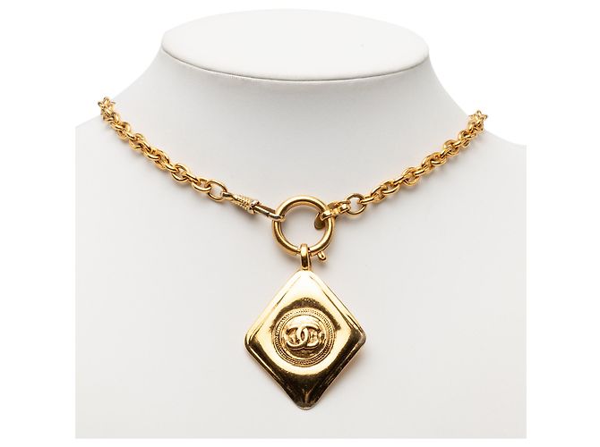 Collana con pendente Chanel Gold CC placcato oro a forma di diamante D'oro - vista 6