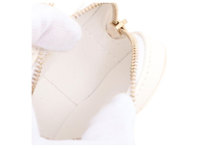 Llavero y colgante para bolso Chanel White Mini Lambskin CC in Love Heart Blanco Crudo - vista 3