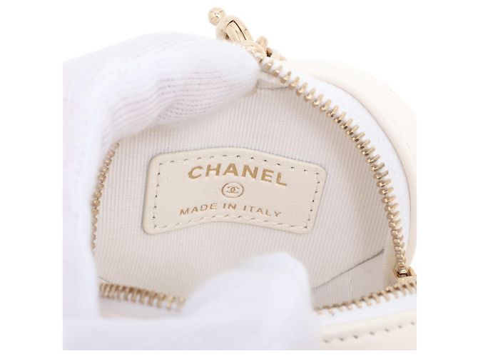 Llavero y colgante para bolso Chanel White Mini Lambskin CC in Love Heart Blanco Crudo - vista 4