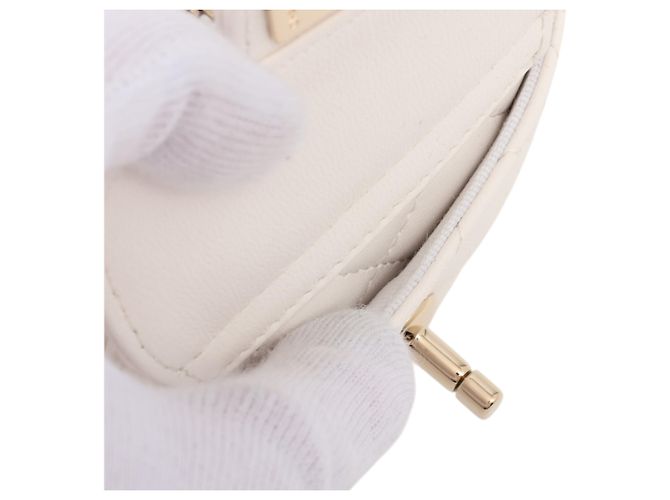 Llavero y colgante para bolso Chanel White Mini Lambskin CC in Love Heart Blanco Crudo - vista 5