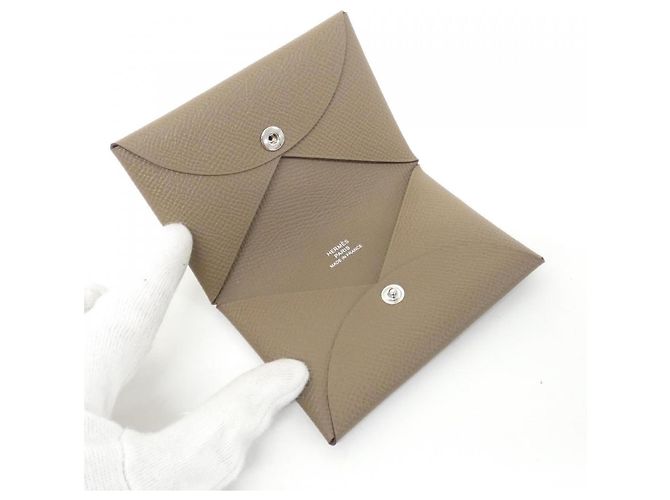 Hermès Tarjetero Calvi Hermes Beige Gris pardo - vista 2
