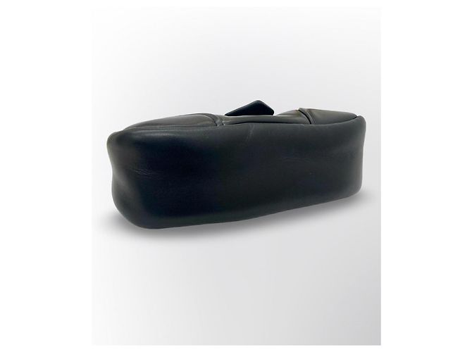 Prada Moon Re-Edition 2002 Handtasche aus schwarzem Leder - Ansicht 12