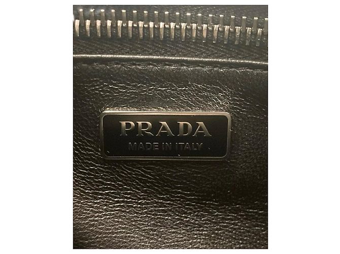 Prada Moon Re-Edition 2002 Handtasche aus schwarzem Leder - Ansicht 14