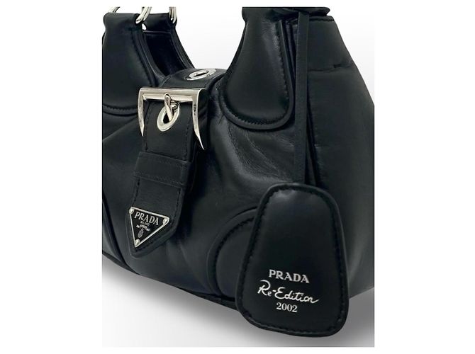 Prada Moon Re-Edition 2002 Handtasche aus schwarzem Leder - Ansicht 15