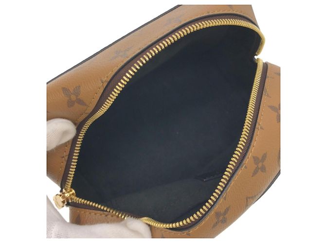 Neceser Louis Vuitton Monogram Reverse Locker Dopp Kit Castaño - vista 7