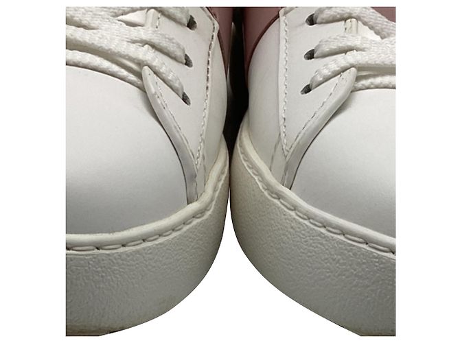 Valentino Garavani Sneakers basse Rockstud Valentino in pelle bianca Bianco - vista 13