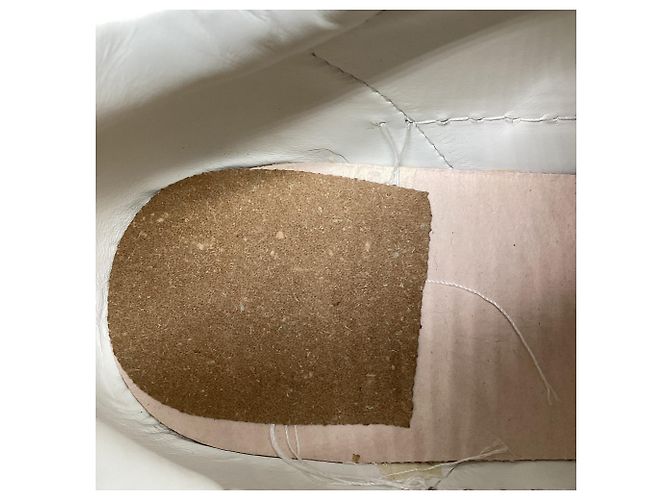 Valentino Garavani Sneakers basse Rockstud Valentino in pelle bianca Bianco - vista 16