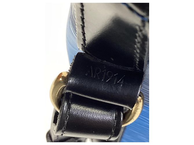 Bolsa de ombro Louis Vuitton Bi Color Petite Noe em couro Epi azul Preto - vista 11