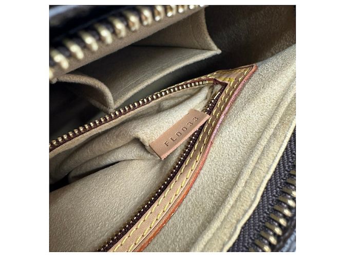 Borsa a Spalla Louis Vuitton Monogram Looping MM Marrone - vista 15