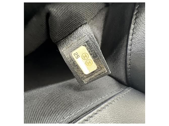 Borsa a Spalla Boy Matelassé Chanel Nero - vista 13