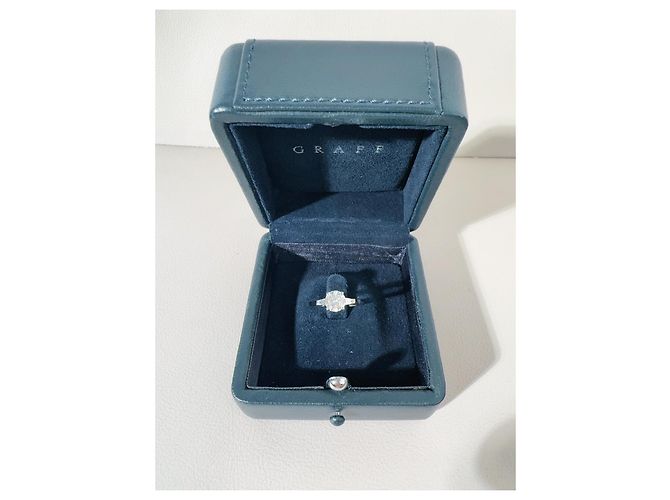 Graff Promise Three Stones Diamantring aus Platin Silber - Ansicht 3