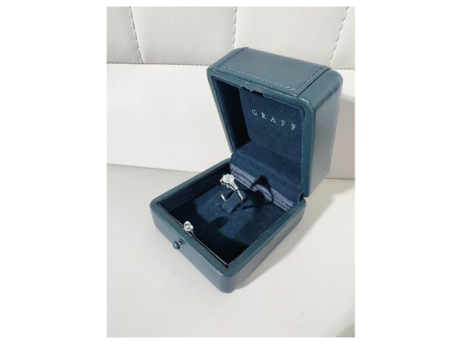 Graff Promise Three Stones Diamantring aus Platin Silber - Ansicht 4