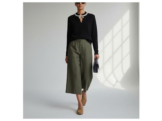 Valentino Schwarzer Wollpullover mit Perlenbesatz und Schleife - Ansicht 5