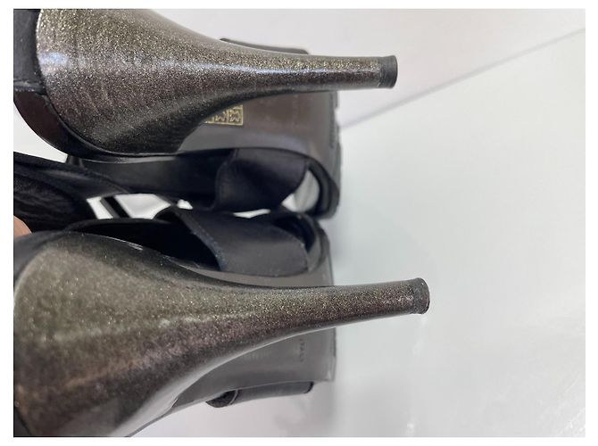 Burberry Sandali con tacco con lacci in pelle nera EU 37 Nero - vista 5