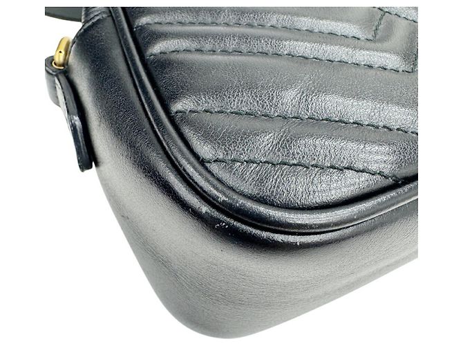 Pequena bolsa de ombro acolchoada GUCCI GG Marmont Preto - vista 9