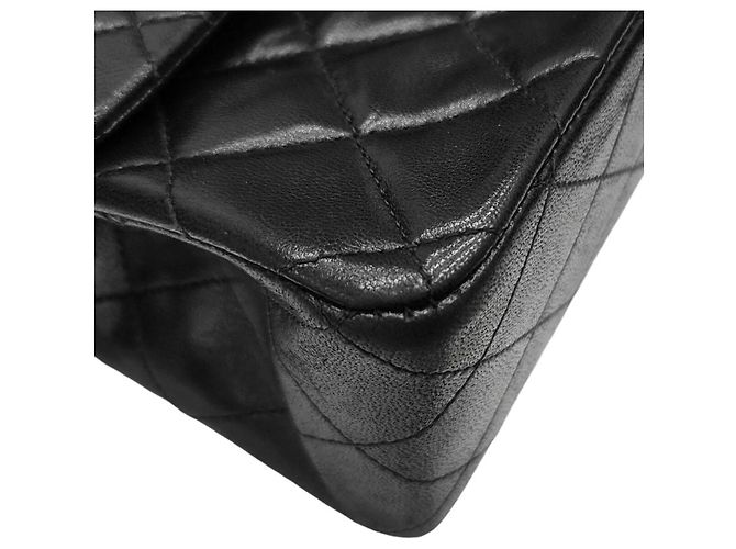 Borsa a tracolla Chanel A01112 Matelassé in pelle di agnello nera Nero - vista 6