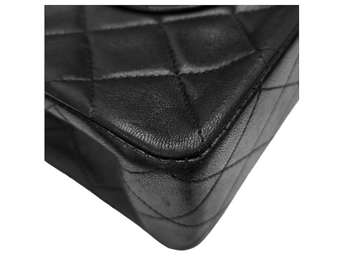 Borsa a tracolla Chanel A01112 Matelassé in pelle di agnello nera Nero - vista 8