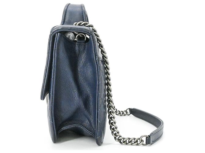 Borsa Chanel in pelle matelassé blu navy - vista 4
