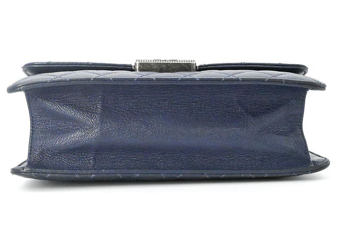 Borsa Chanel in pelle matelassé blu navy - vista 5