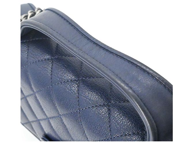Borsa Chanel in pelle matelassé blu navy - vista 7