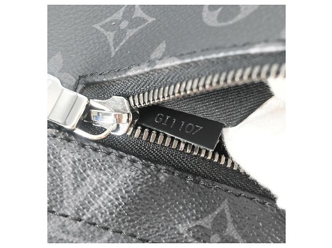 Borsa a Spalla Louis Vuitton District MM NM Nero - vista 16