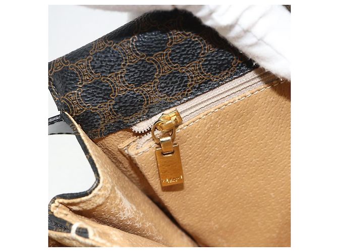 Céline CELINE Borsa Macadam Canvas Horse Carriage in PVC e pelle nera e oro Auth 182778V Nero D'oro - vista 21