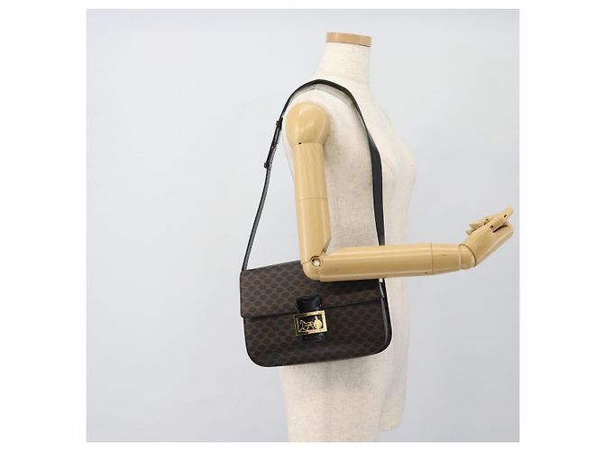 Céline CELINE Borsa Macadam Canvas Horse Carriage in PVC e pelle nera e oro Auth 182778V Nero D'oro - vista 25