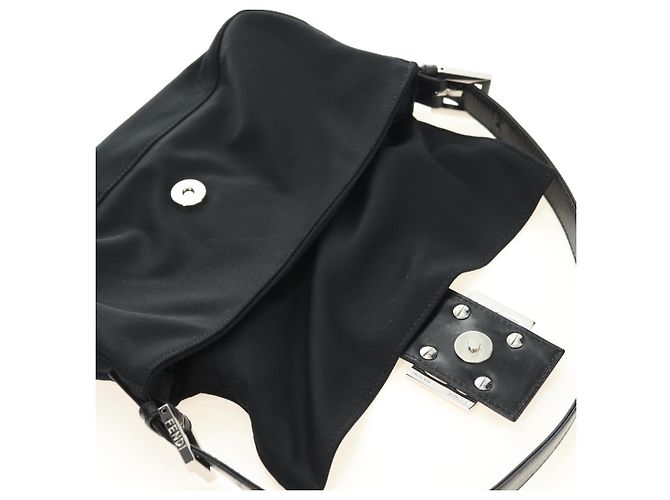 Borsa a tracolla FENDI Mamma Baguette in cotone nero e argento Auth 182029SAM - vista 10