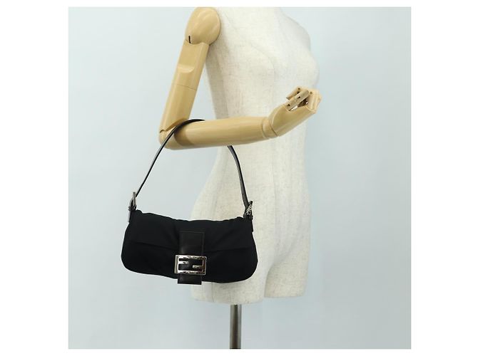 Borsa a tracolla FENDI Mamma Baguette in cotone nero e argento Auth 182029SAM - vista 25