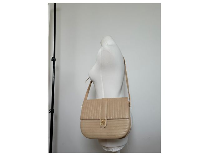 Borsa a tracolla vintage Givenchy in pelle trapuntata beige e oro - vista 6
