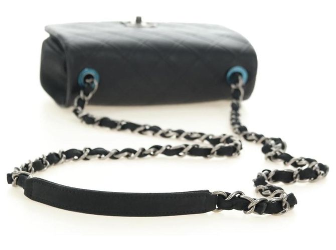 Borsa a tracolla con catena CHANEL Cosmos Line in pelle di agnello nera e argento CC Auth 181582SM Nero - vista 8