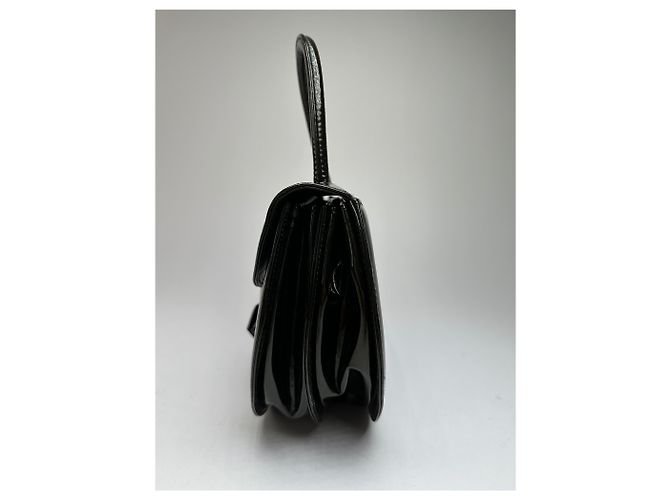 Vintage Givenchy Handtasche aus Lackleder Schwarz Gold - Ansicht 5