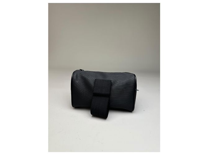 Vintage Issey Miyake Pouch mit geprägtem Logo Schwarz Synthetik - Ansicht 2