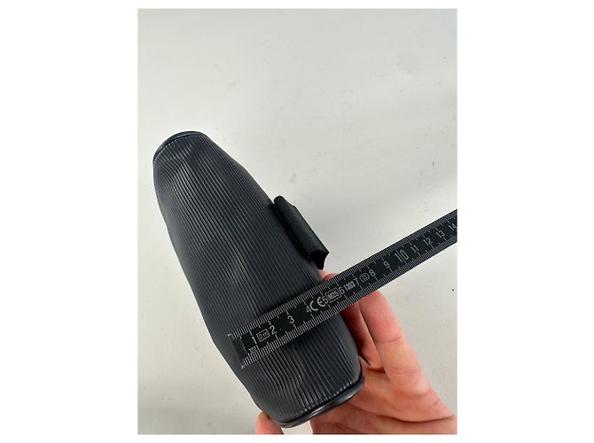 Vintage Issey Miyake Pouch mit geprägtem Logo Schwarz Synthetik - Ansicht 9