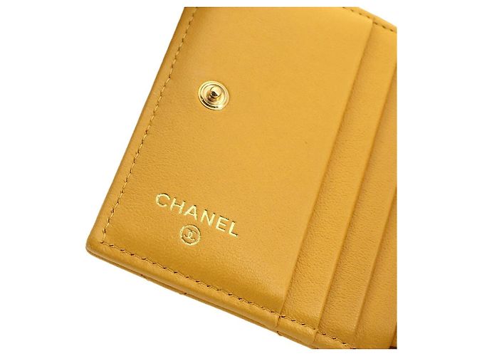 Cartera Pequeña Matelassé Chanel Amarillo Mostaza - vista 9