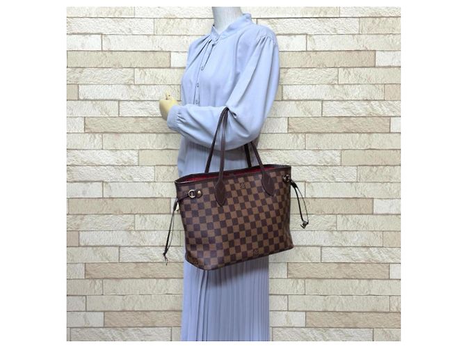 Neverfull Bolsa Tote Louis Vuitton em Canvas Damier Marrom - vista 2