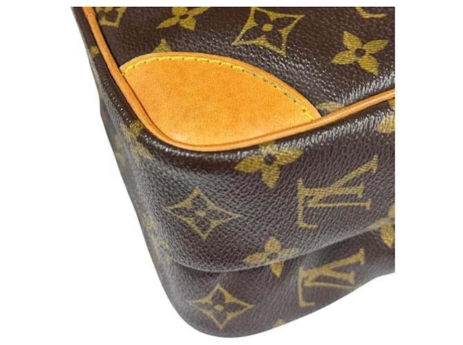 Borsa a tracolla Louis Vuitton Amazon Monogram Marrone - vista 10