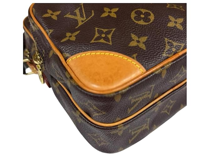 Borsa a tracolla Louis Vuitton Amazon Monogram Marrone - vista 8