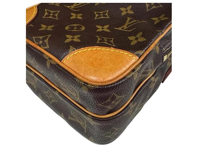 Borsa a tracolla Louis Vuitton Amazon Monogram Marrone - vista 9