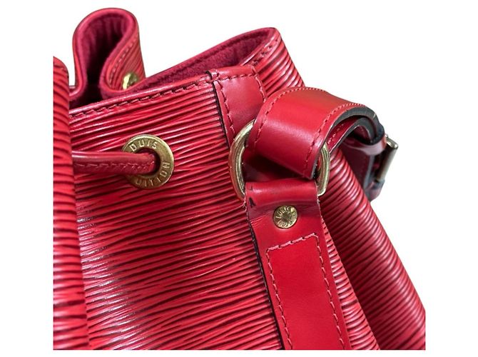 Noe Borsa a Spalla Louis Vuitton Petit Noé Epi Rosso - vista 13