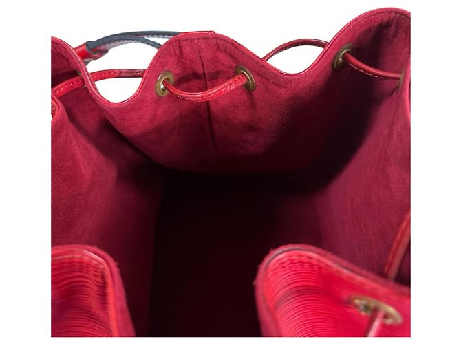 Noe Borsa a Spalla Louis Vuitton Petit Noé Epi Rosso - vista 9