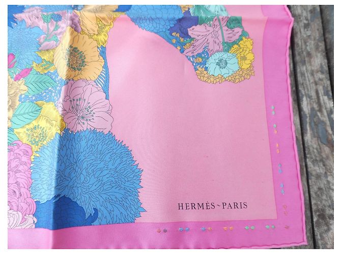 Hermès Robe Légère Handbesticktes Seidentuch Gavroche 45 Pink Blau Beige Grün Gelb - Ansicht 4