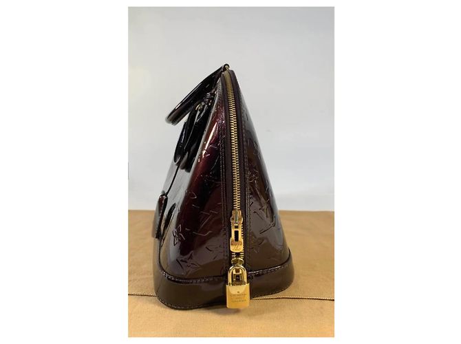 Louis Vuitton Alma in vernice bordeaux Bordò - vista 2