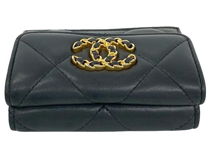 Cartera de piel de cordero Chanel 19 con logo Coco Castaño - vista 3