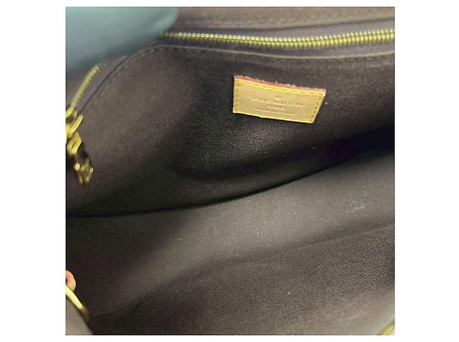 Borsa a tracolla Louis Vuitton Menilmontant PM in pelle monogramma Marrone - vista 9